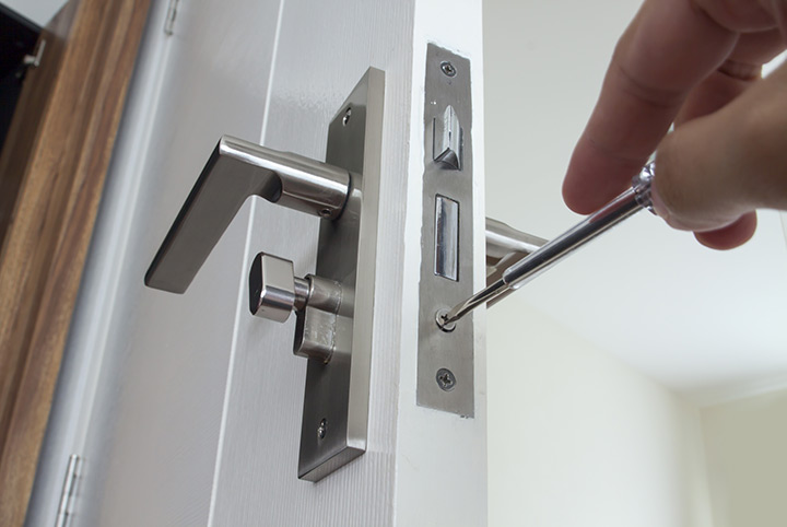 Our local locksmiths are able to repair and install door locks for properties in New Cross and the local area.
